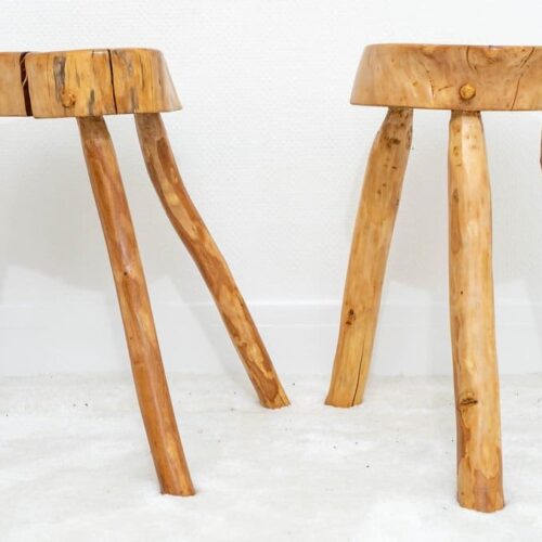 Table d&rsquo;appoint et tabourets en chêne par Jean Prouvé & Pierre Janneret • 1940 • Set de 3