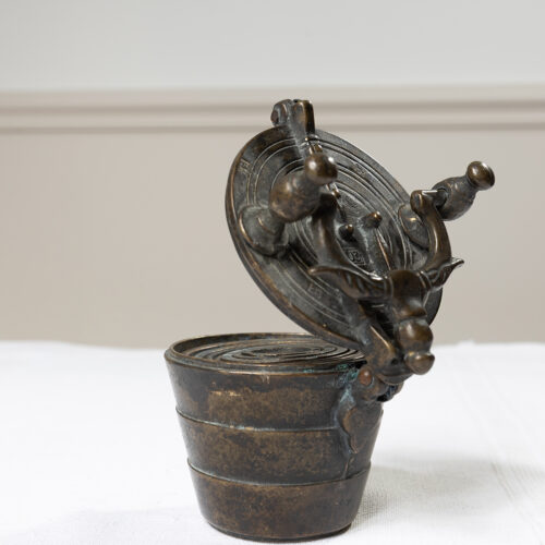 Poids de changeur à godets gigognes – Métal patiné, XIXe siècle